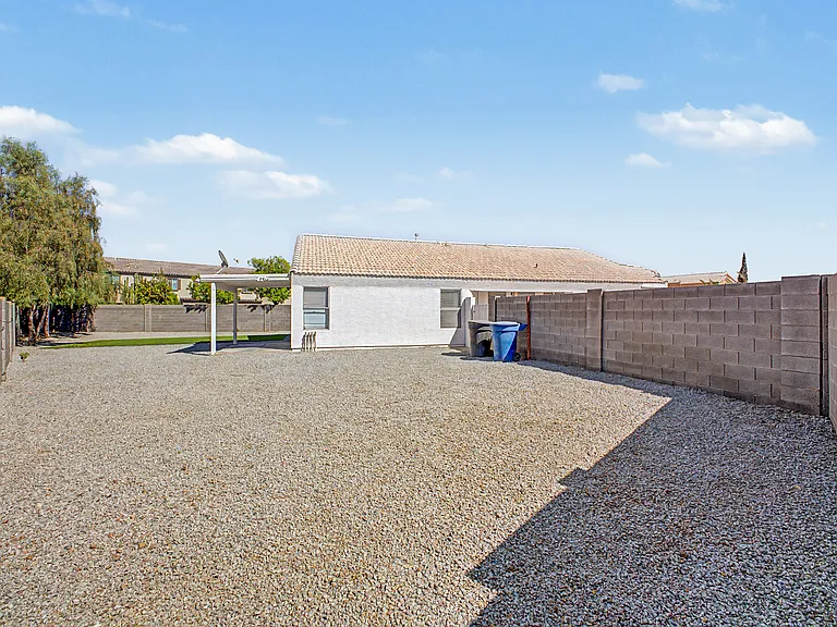143 N Danyell Ct — Photo 23