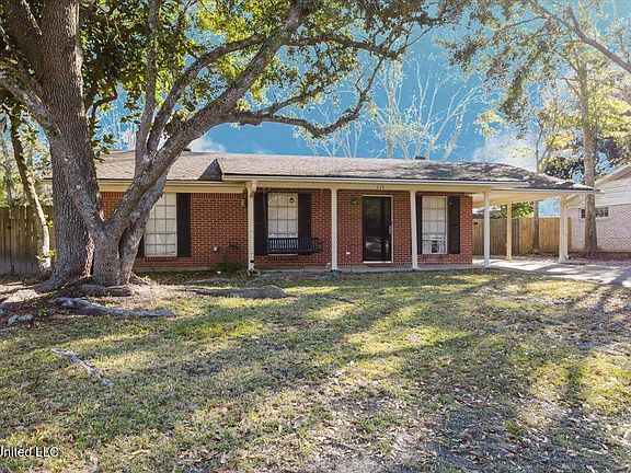 3rd image of 113 Colmer Cir