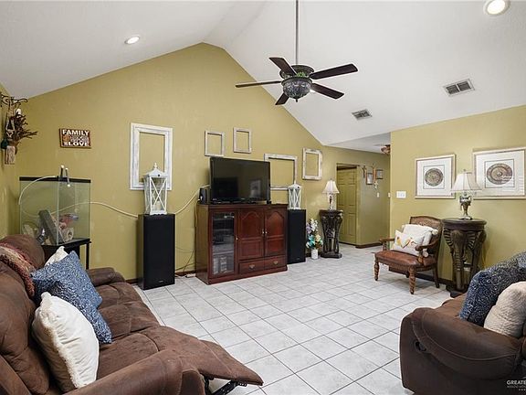 4th image of 5523 Ake Ave
