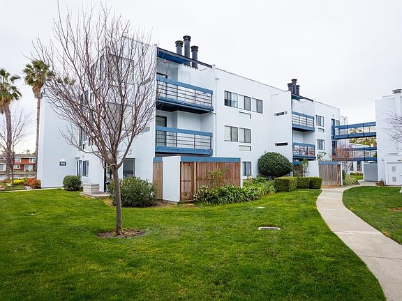 5th image of 918 Beach Park Blvd APT 60