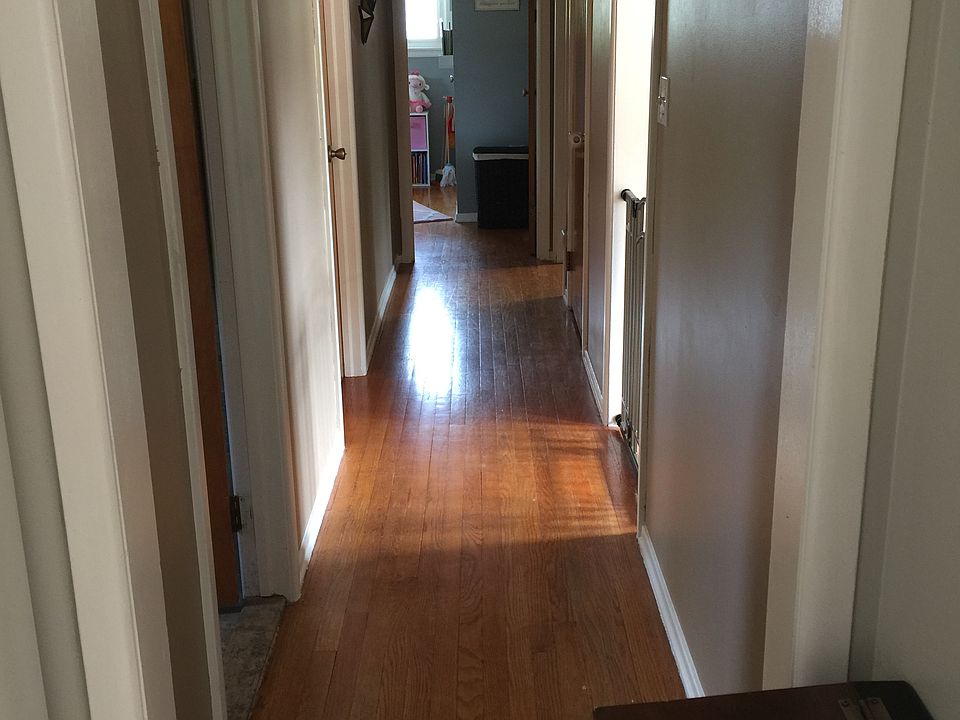 1st image of 7 Thomas Jefferson Pl