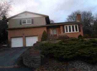 244 Edgemont Rd, Stroudsburg, PA 18360