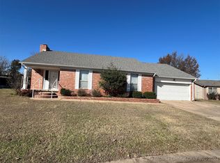 137 Granada Dr, Mannford, OK 74044