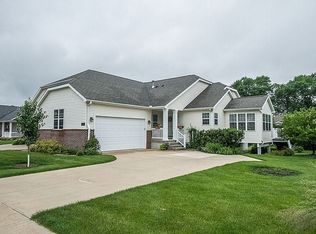 4113 N Willowbend Rd NE, Cedar Rapids, IA 52411