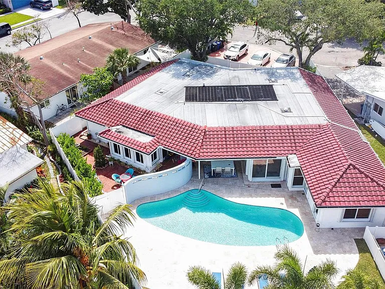 1240 SW 13th Cir — Photo 45
