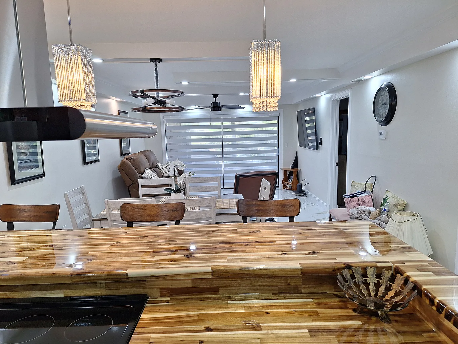 2 bed, 952 sqft, $2,500 — Photo 1