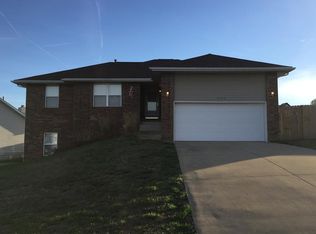 3372 S Valley View Dr, Springfield, MO 65807