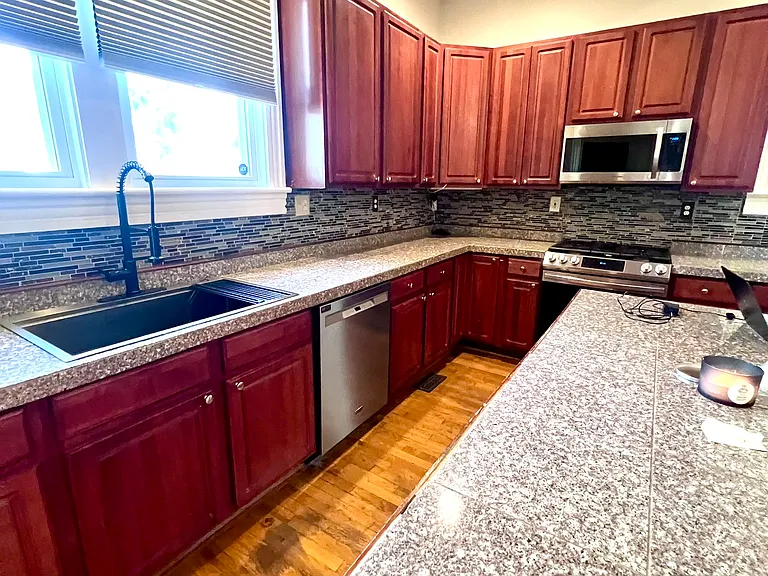 1522 Barron St — Photo 10
