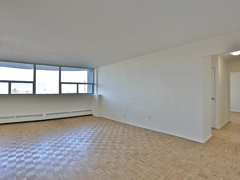 135 Fenelon Dr — Photo 22