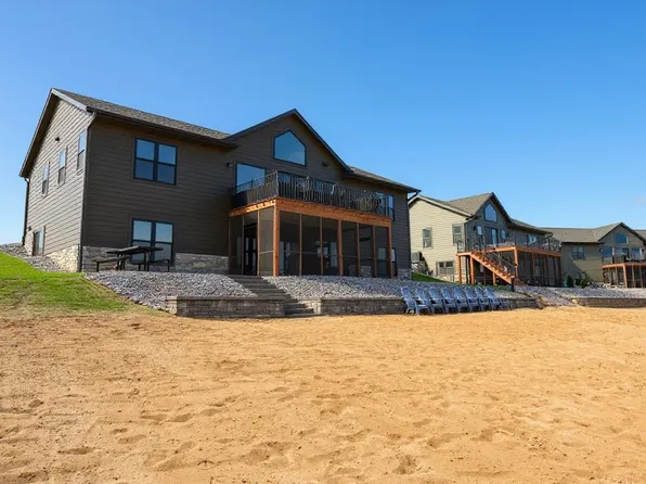 W5828 37th St, New Lisbon, WI 53950