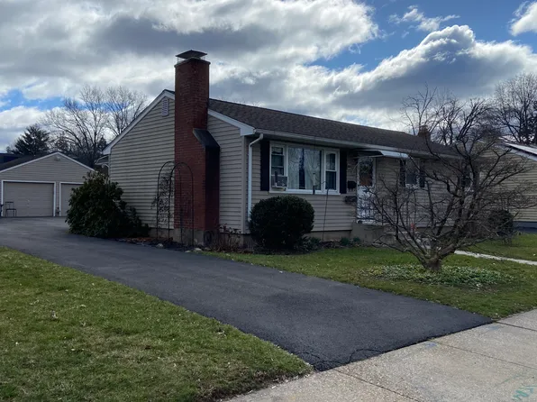 692 Hillside Avenue, Hartford, CT 06106