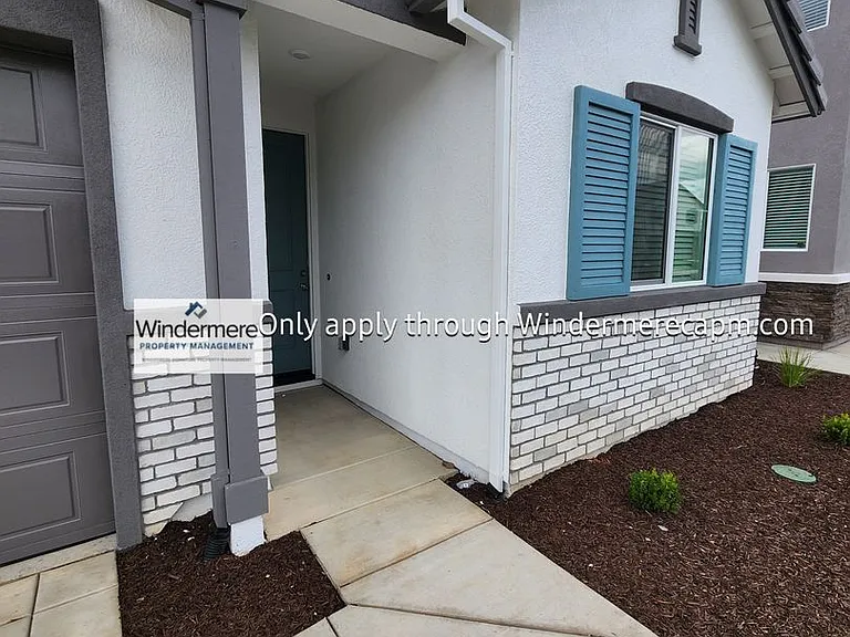 8403 Sinesky Way — Photo 2
