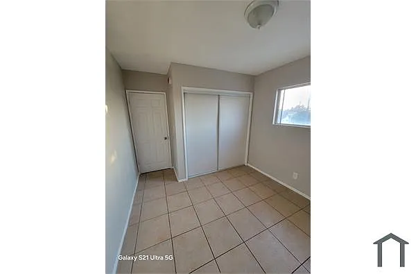 Building Photo - 3343 W 71st St #7