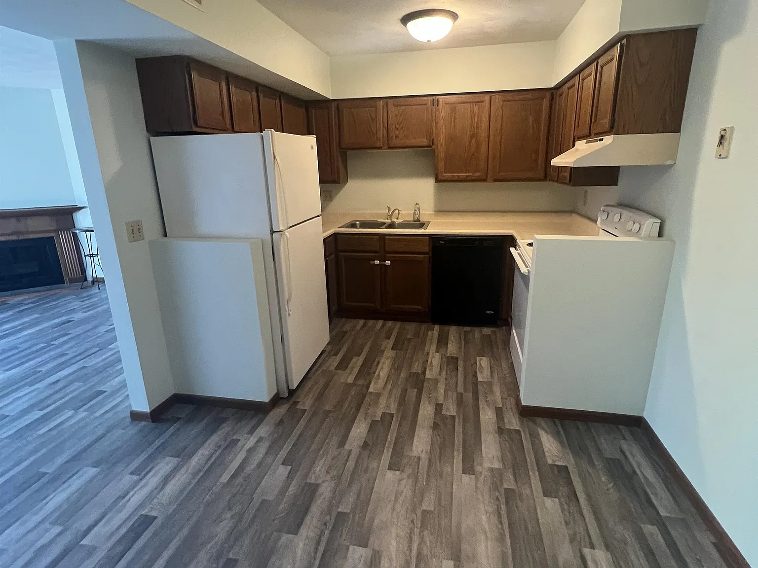 2500 & 2504 26th Avenue Court — Photo 2