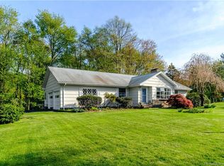 31 Virginia Dr, Easton, CT 06612