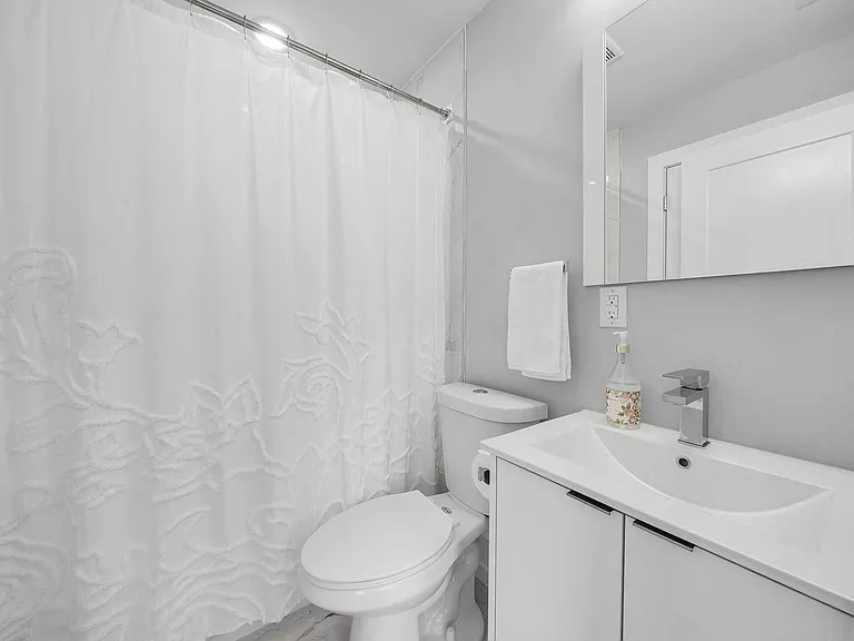 Dickinson Lofts — Photo 18