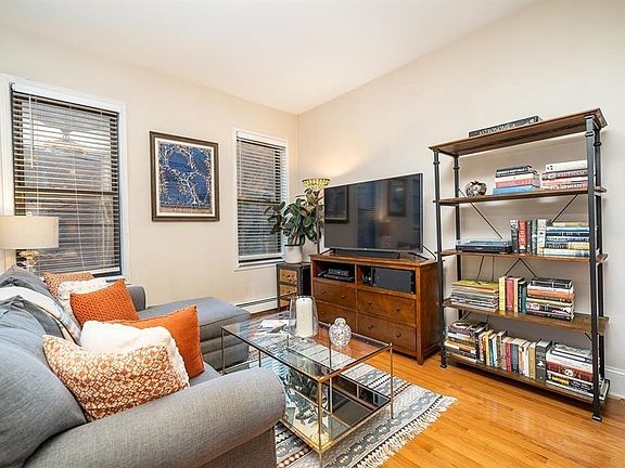 5th image of 550 2nd St APT 2