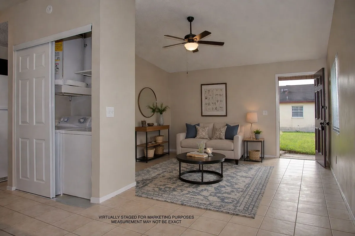 Building Photo - 6003 Oleander Dr