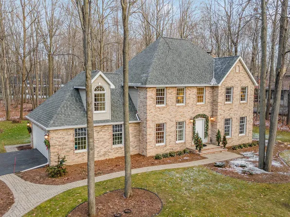 4161 Spring Hill Rd, Midland, MI 48642
