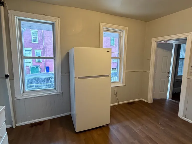 1023 Greenwich St — Photo 15