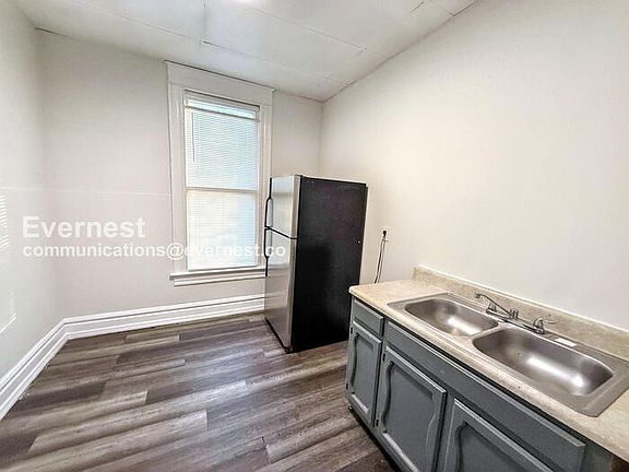 2nd image of 921 53rd St N Unit B