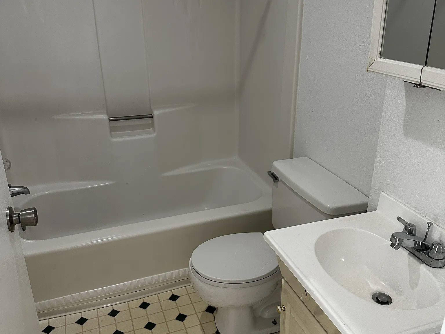 318 Princeton Drive Southeast - 6 — Photo 4
