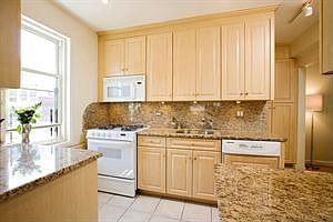 5th image of 40 E 9th St #3