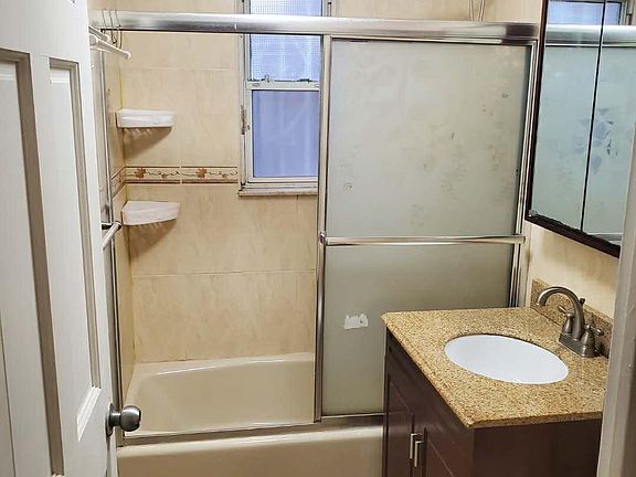 2nd image of 7542 197th St Floor 1