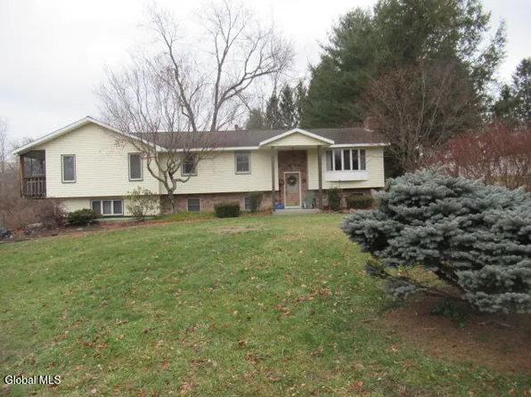 17 Holland Lane, Castleton On Hudson, NY 12033