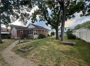 123 4th Ave, South Charleston, WV 25303