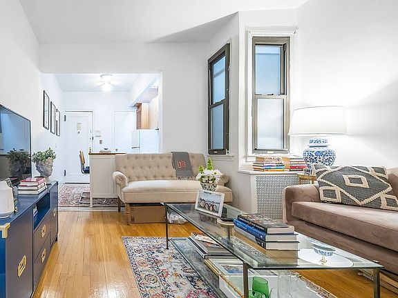 2nd image of 211 E 88th St APT 5C