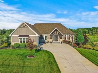 W256N9482 Sennott Ct, Colgate, WI 53017