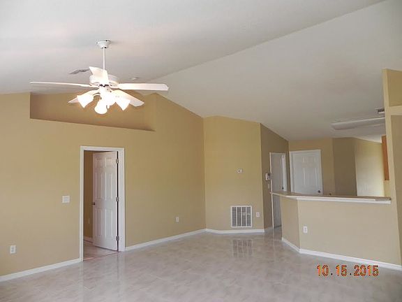 3rd image of 424 Willowbrook Dr