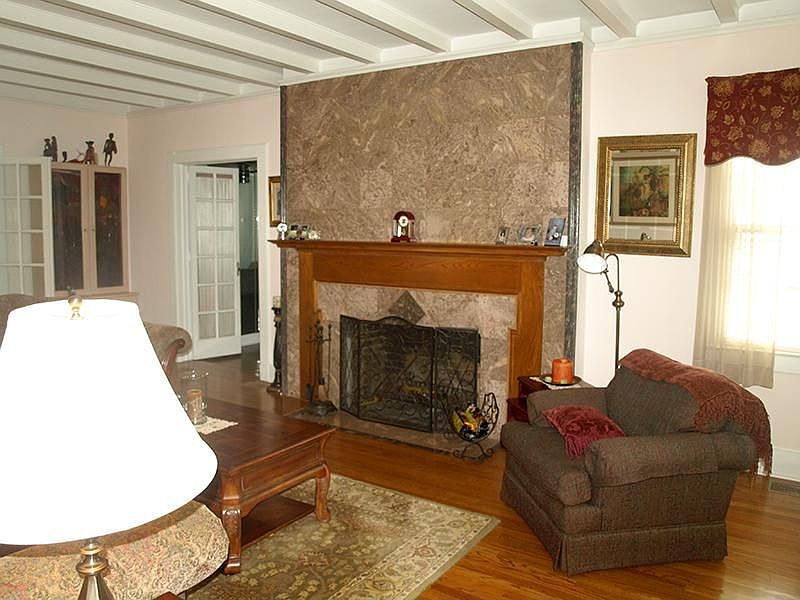 Gorgeous Colonial