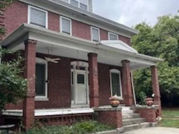 1215 Union St, Alton, IL 62002