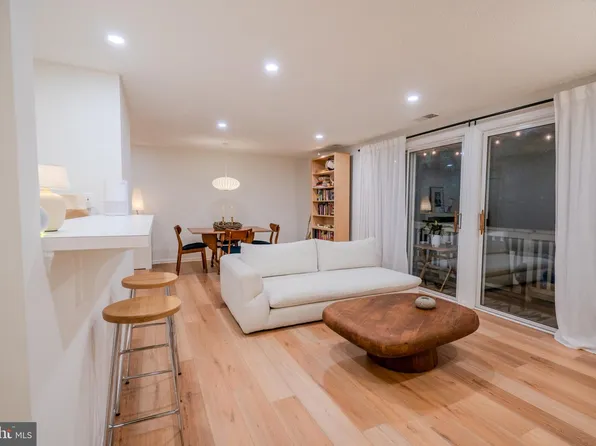 11 Sequoia Ct, Marlton, NJ 08053