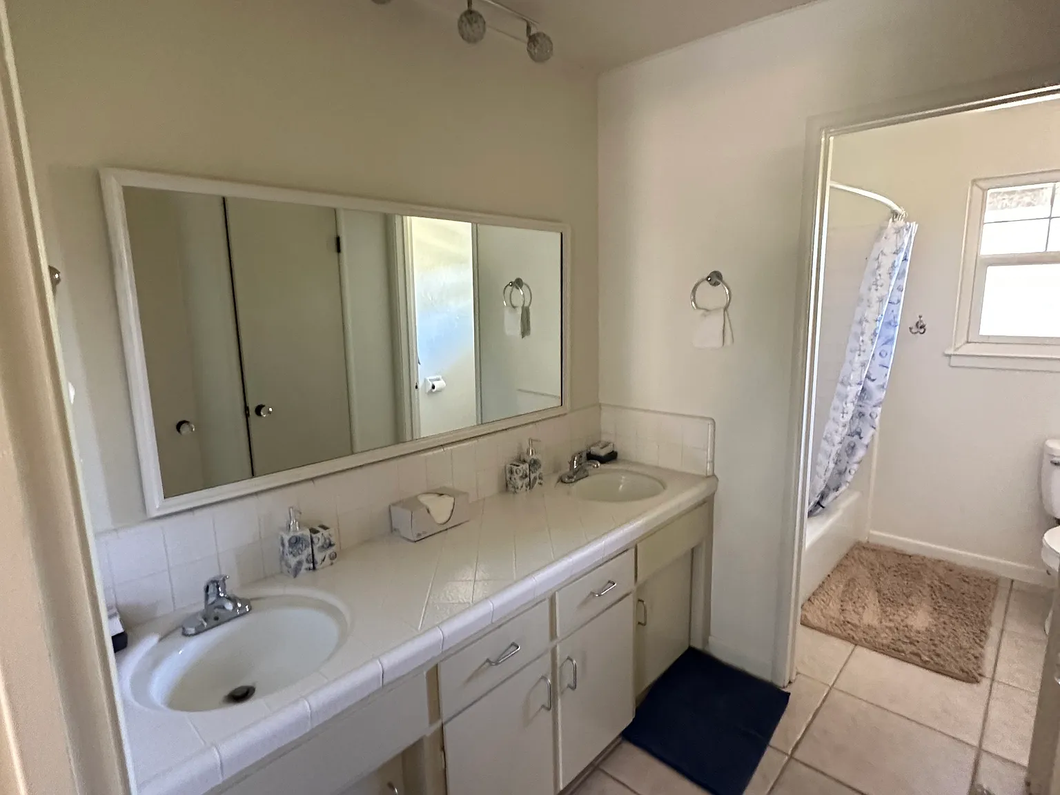 5087 Mueller Rd — Photo 3