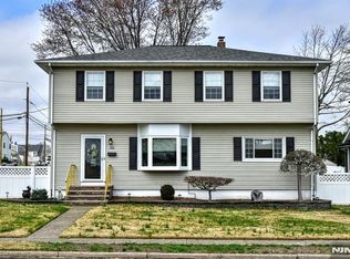 321 John Ochs Dr, Saddle Brook, NJ