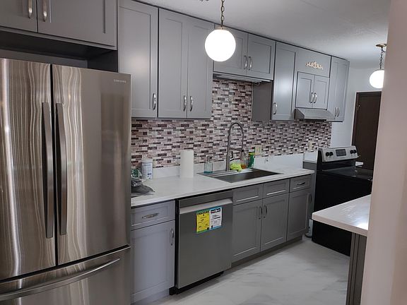 4th image of 30 Skyline Dr #0