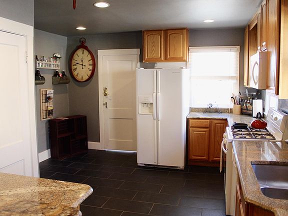5th image of 207 Girard Blvd SE
