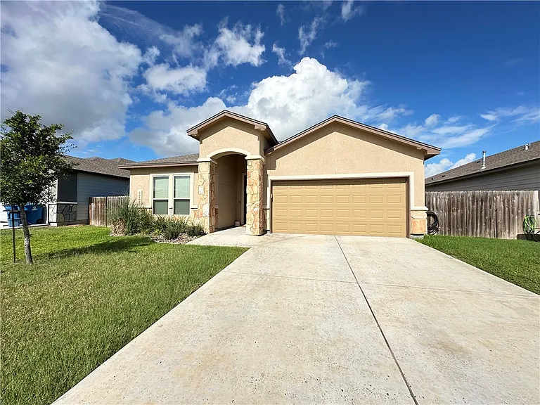 111 Guadalupe Palm Dr — Photo 2