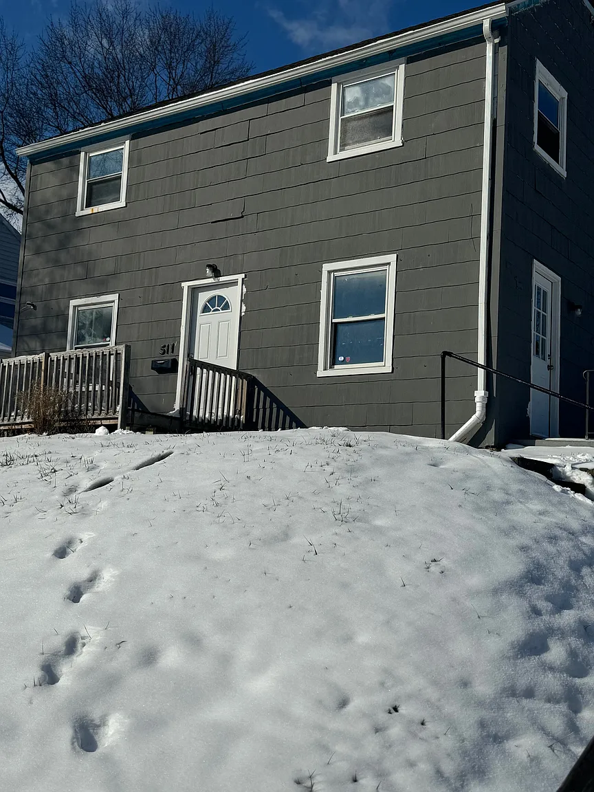 517 Thompson Ave photo 1