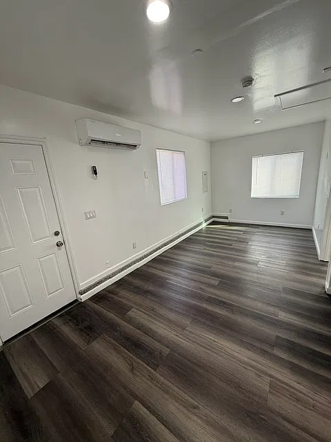 8555 Beverly Rd — Photo 4