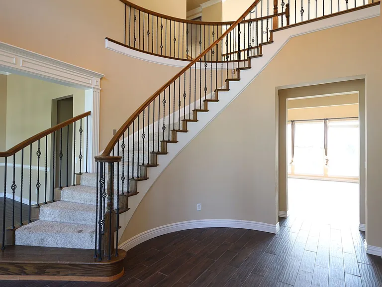 5700 FM 424 — Photo 13