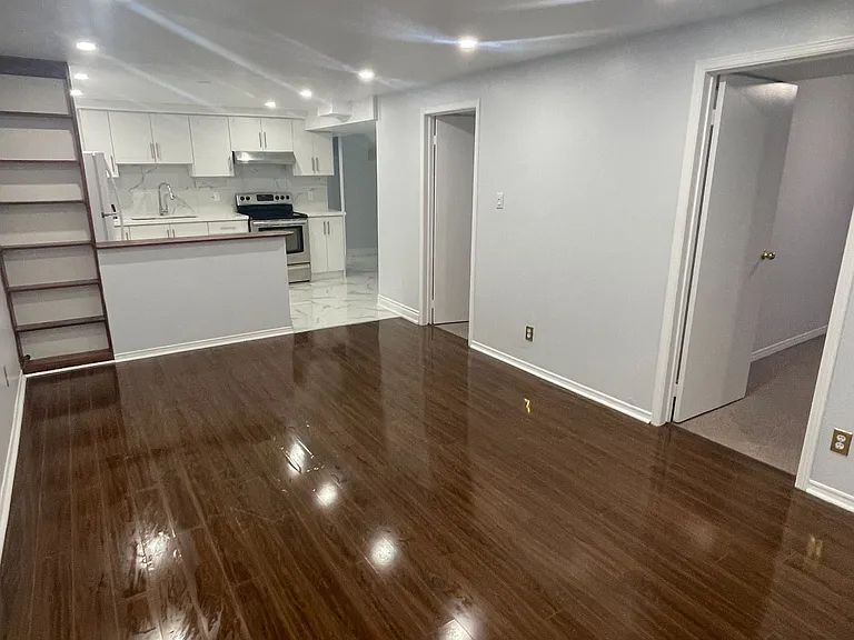 358 Kingsbridge Garden Cir #BASEMENT — Photo 9