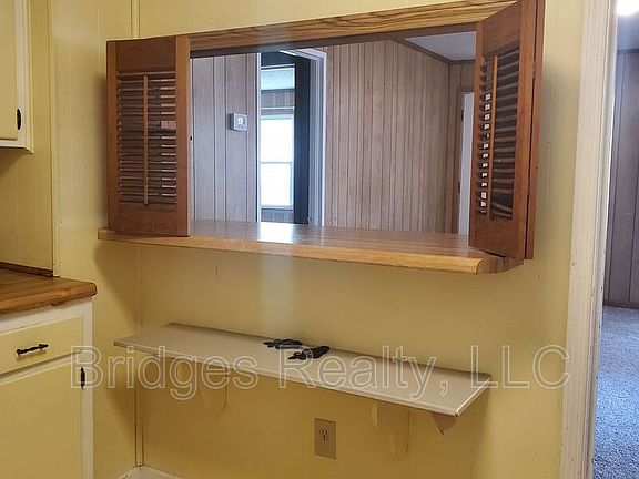 5th image of 3133 W Lake Forest Dr