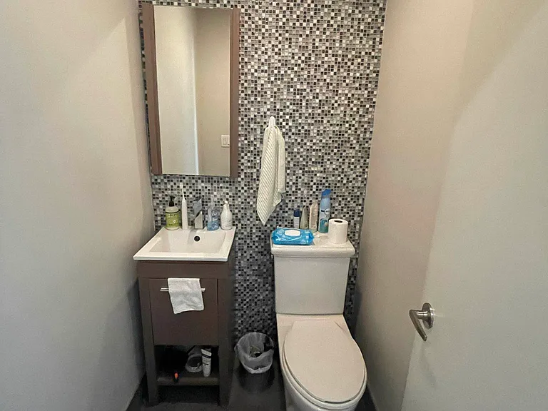 704 Dekalb Ave #3 — Photo 8