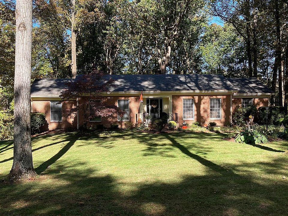 1st image of 120 Stuart Dr