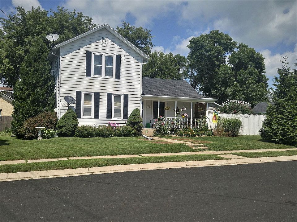 1st image of 716 W Green St