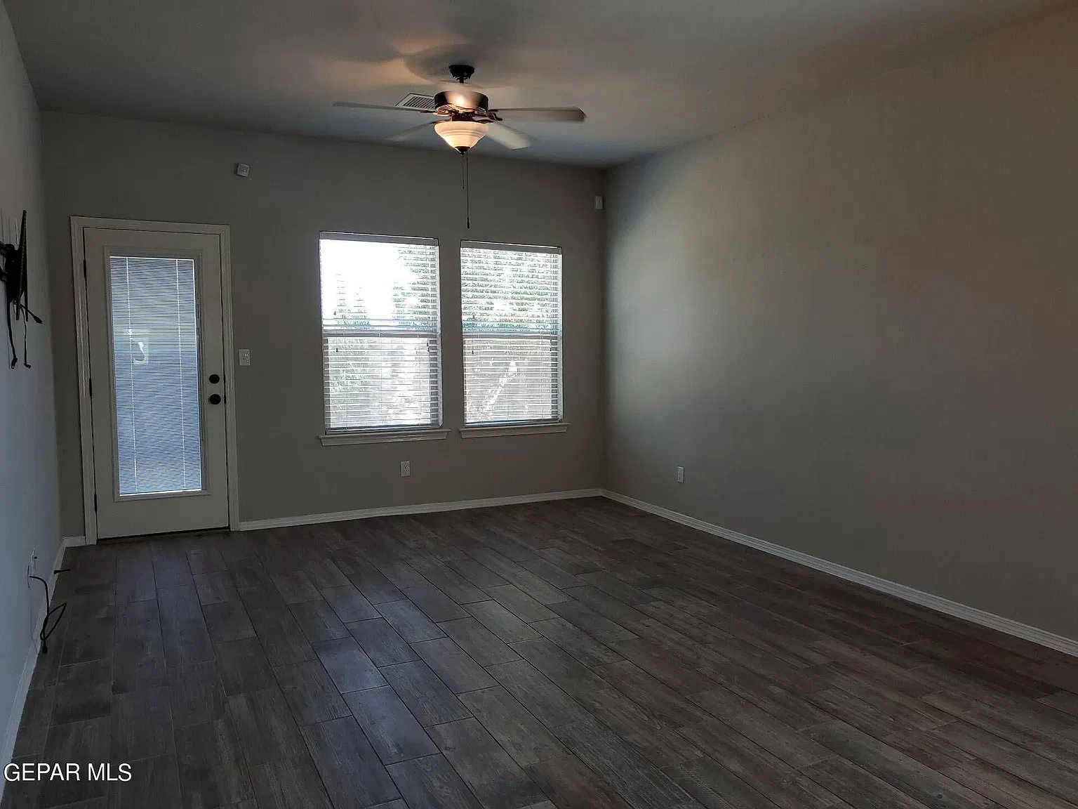 3 bed, 2.0 bath, 1575 sqft, $1,750 — Photo 3